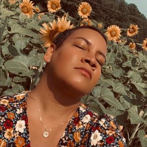 Meet your Posher, Sharon